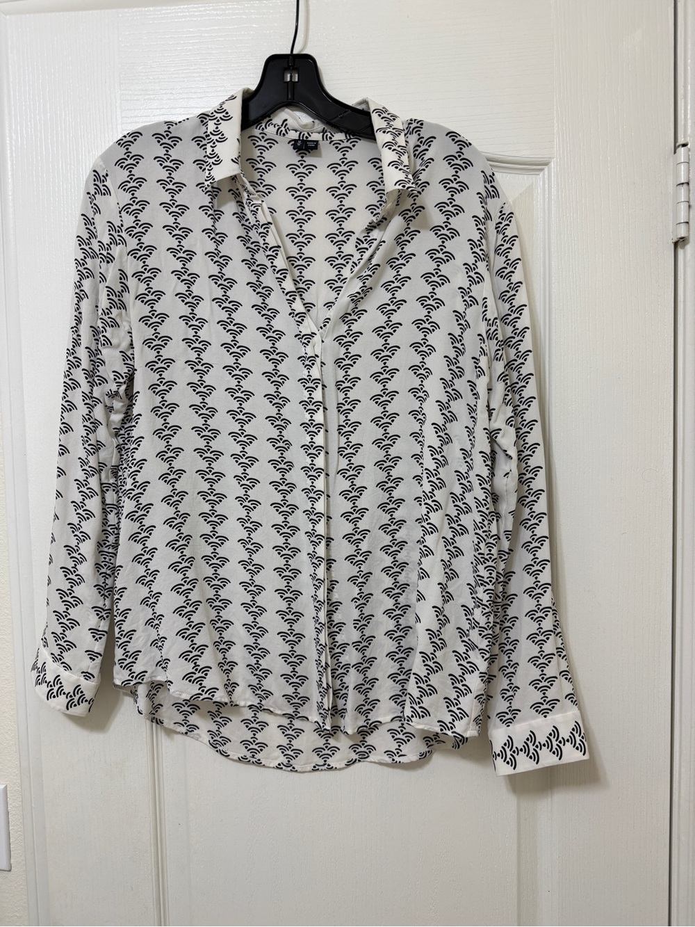 Theory Vintage black & White Printed Button-Up Blouse